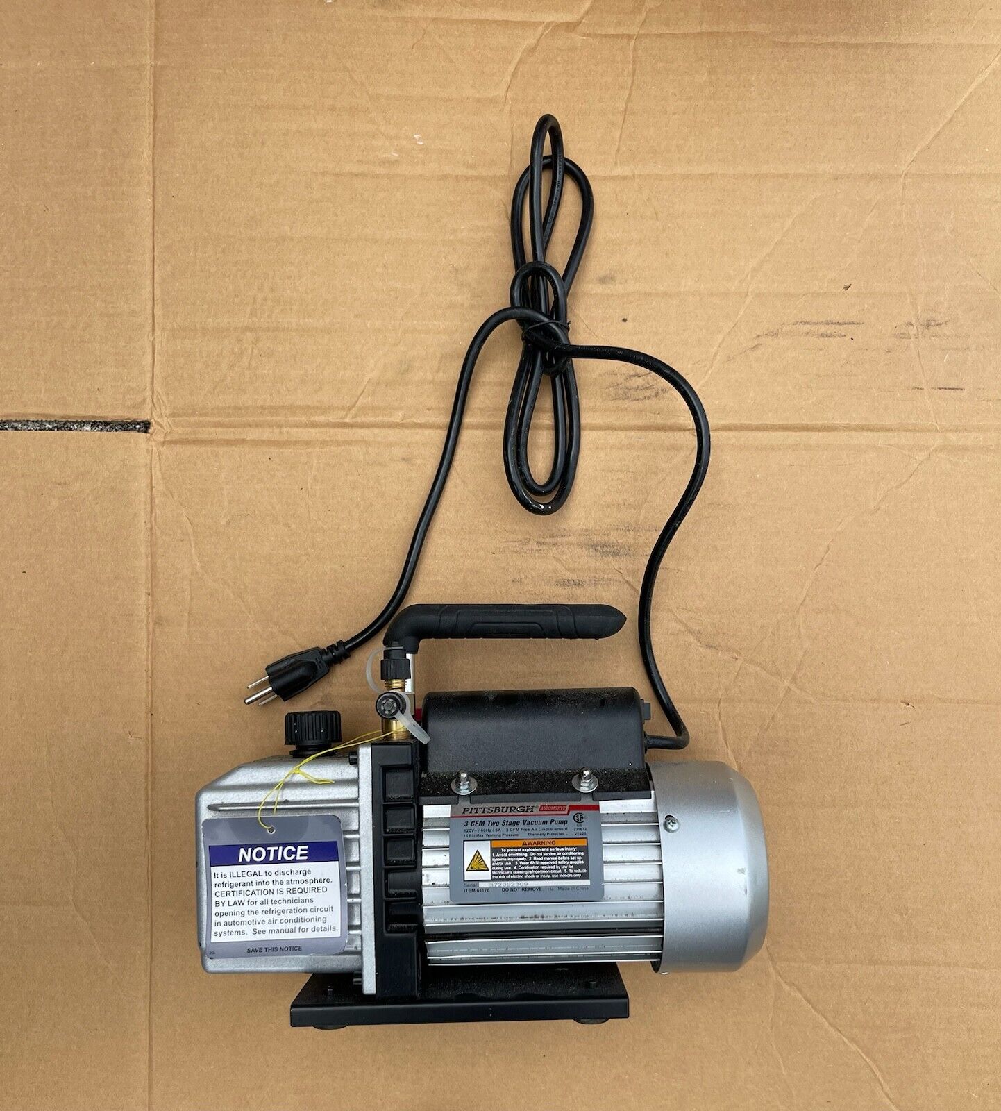 Pittsburgh 3 CFM Two Stage Vacuum Pump with A/C Manifold Gauge Set R-134A