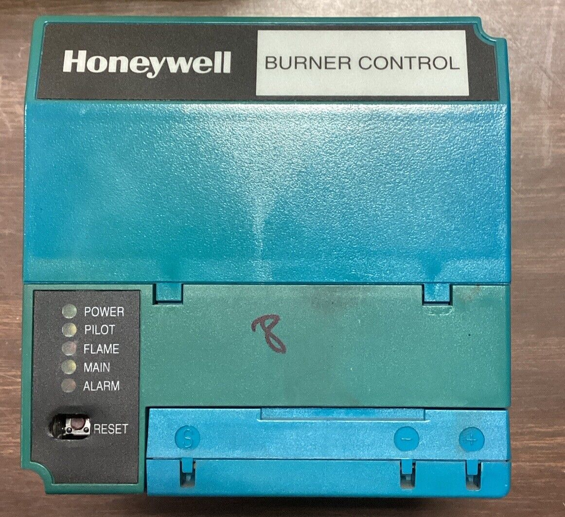 Honeywell Ultraviolet Flame Amplifier RM7890 A 1015