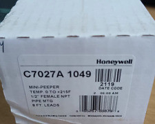 Honeywell C7027A 1049 Minipeeper Ultraviolet Flame Detector C7027A1049 picture